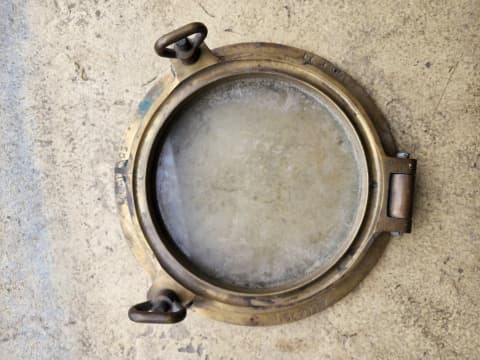 Estimation du Hublot Navire d’un Bateau Ancien
