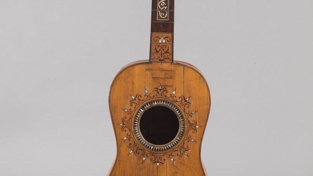 Guitare ancienne