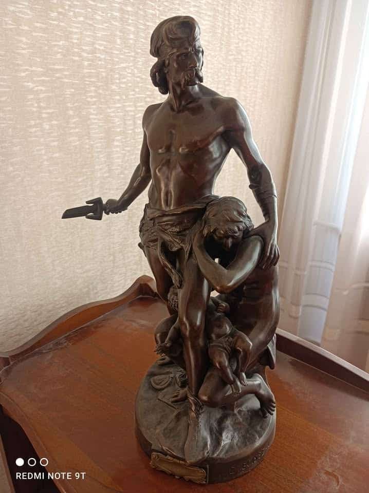 “Estimation de la valeur de la sculpture ‘Le defense du foyer’ signée par E. Boisseau”