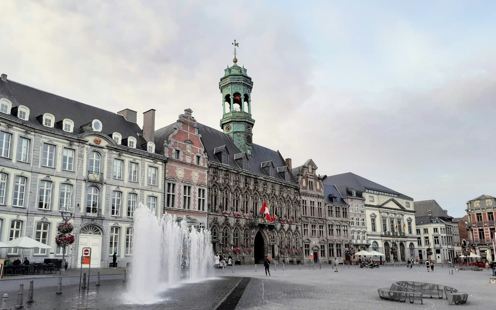 Mons