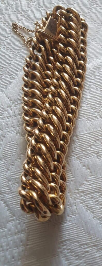 Estimation d’une bague en or rose maille américaine