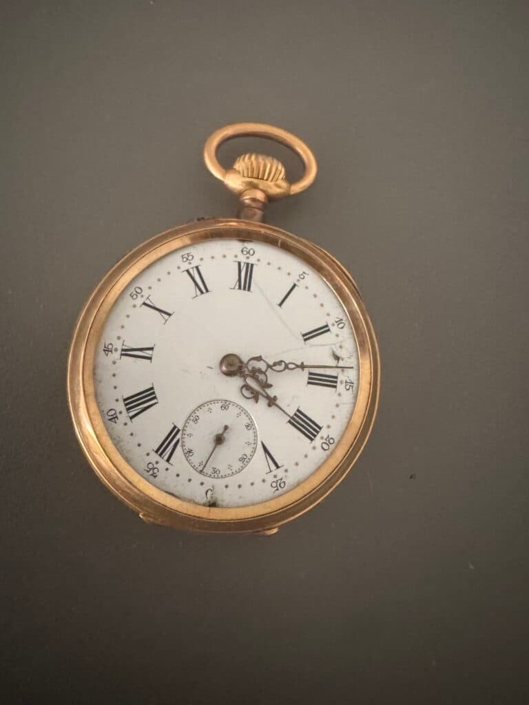 Estimation de la valeur d’une Montre à gousset spiral Breguet 15 Rubis, ancien héritage familial avec verre cassé Estimation de la valeur d’une Montre à gousset spiral Breguet 15 Rubis, ancien héritage familial avec verre cassé