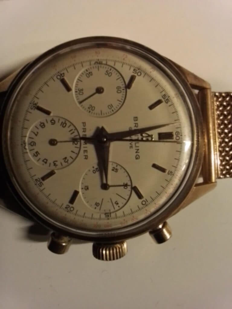Estimation d’une montre Breitling en or de 19cm et 88g en état non fonctionnel Estimation d’une montre Breitling en or de 19cm et 88g en état non fonctionnel