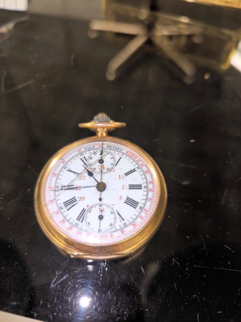 Évaluation de la Valeur d’une Montre à Gousset de Modèle ANCRE LIGNE DROITE 20 RUBIS