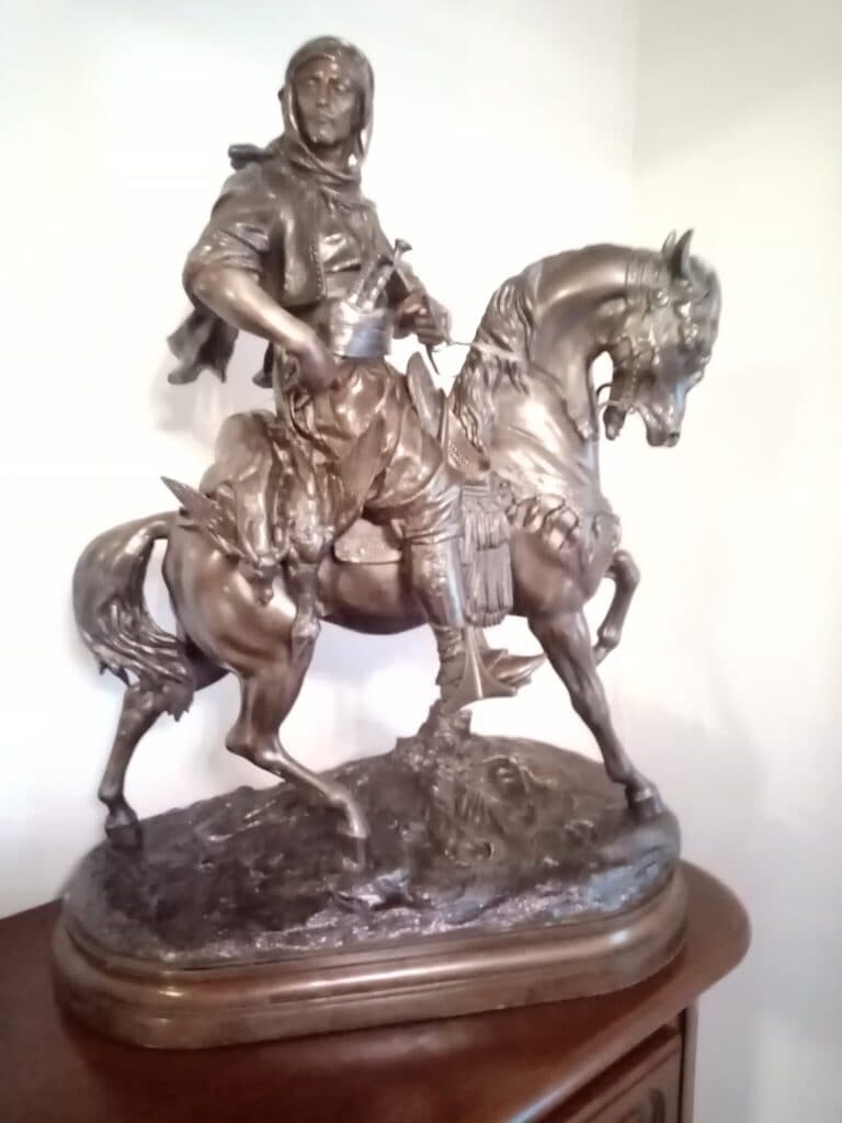 Estimation de la valeur de la sculpture intitulée Cavalier Arabe signée par Barrye et Guillaumin