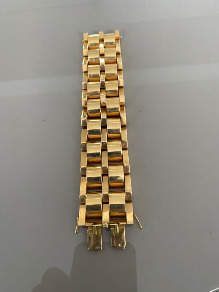 Estimation d’un bracelet en or rose 18 carats des années 1940-45 Estimation d’un bracelet en or rose 18 carats des années 1940-45