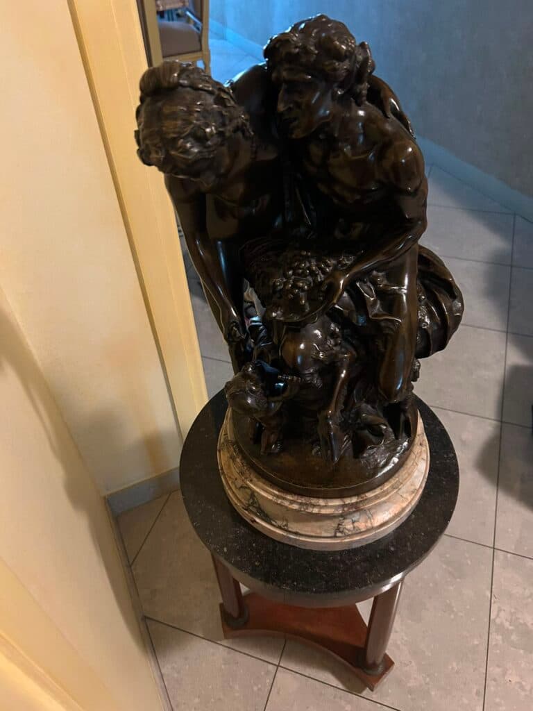 Estimation d’une sculpture en bronze signée Clodion, 56 cm avec socle Estimation d’une sculpture en bronze signée Clodion, 56 cm avec socle