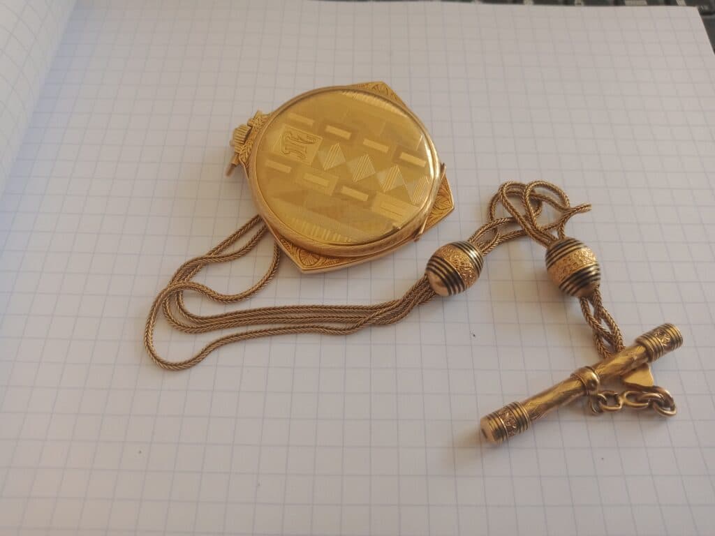 Estimation d’une montre Monte Aris en or 18k sans verre Estimation d’une montre Monte Aris en or 18k sans verre