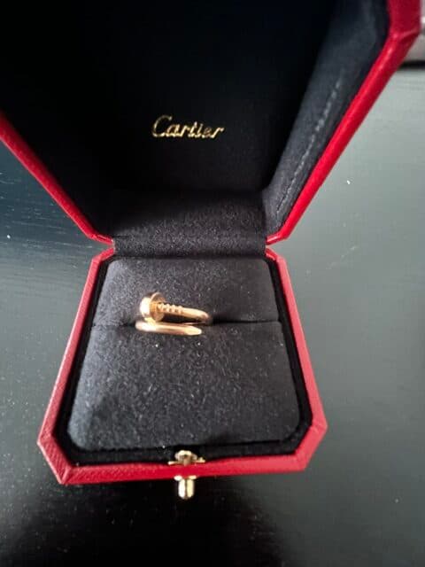 Estimation de la bague Clou de Cartier en or rose avec certificat Estimation de la bague Clou de Cartier en or rose avec certificat