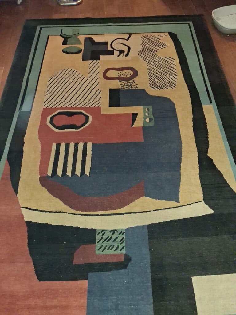 Estimation d’un tapis ancien “Lanceurs de dés” de Le Corbusier Estimation d’un tapis ancien “Lanceurs de dés” de Le Corbusier
