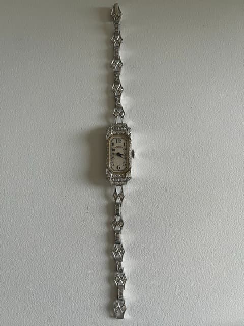 Estimation d’une montre Girard-Perregaux 1920 en platine et diamants Estimation d’une montre Girard-Perregaux 1920 en platine et diamants